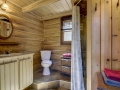 Salle de bain avec douche en céramique